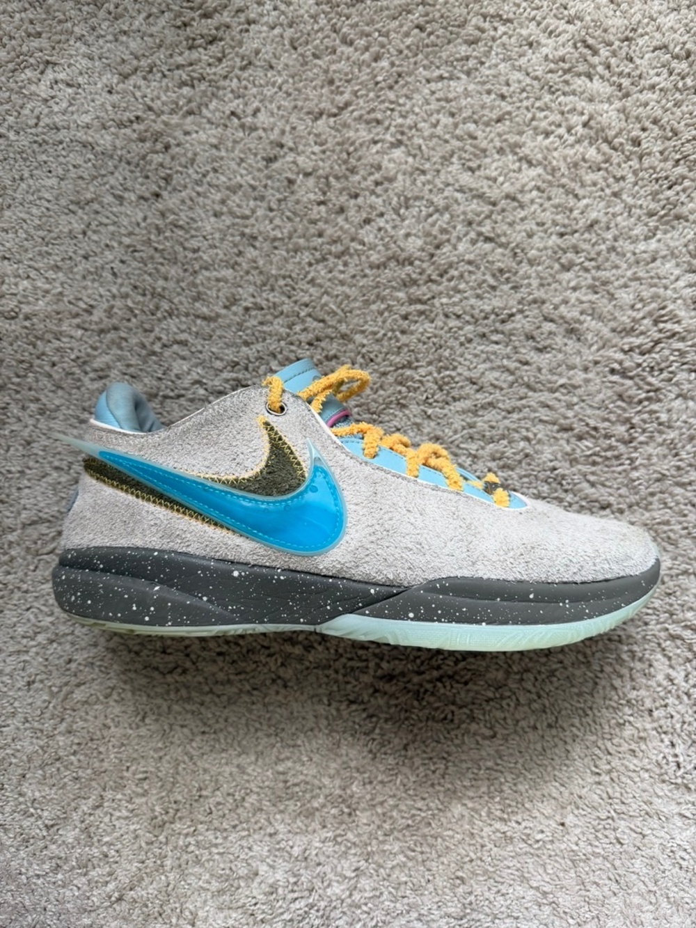 Nike LeBron 20 XX Message in a Bottle Mens Size 10 Suede Sneakers DV9090-801